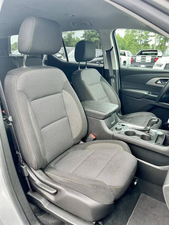2018 CHEVROLET TRAVERSE LS