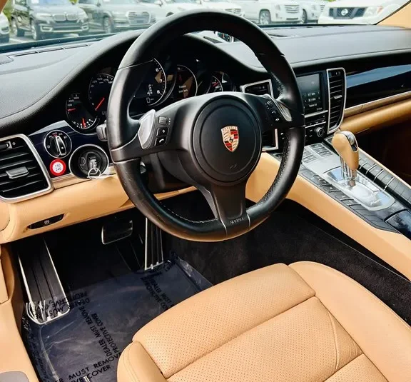 2015 PORSCHE PANAMERA 4