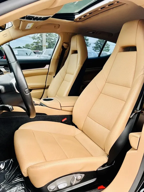 2015 PORSCHE PANAMERA 4