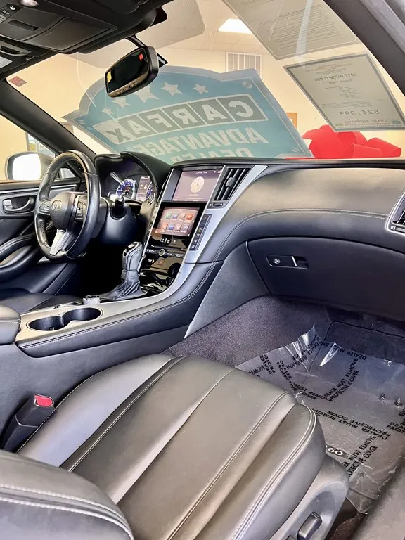 2017 INFINITI Q60 BASE