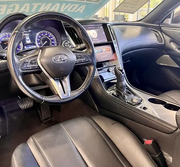 2017 INFINITI Q60 BASE