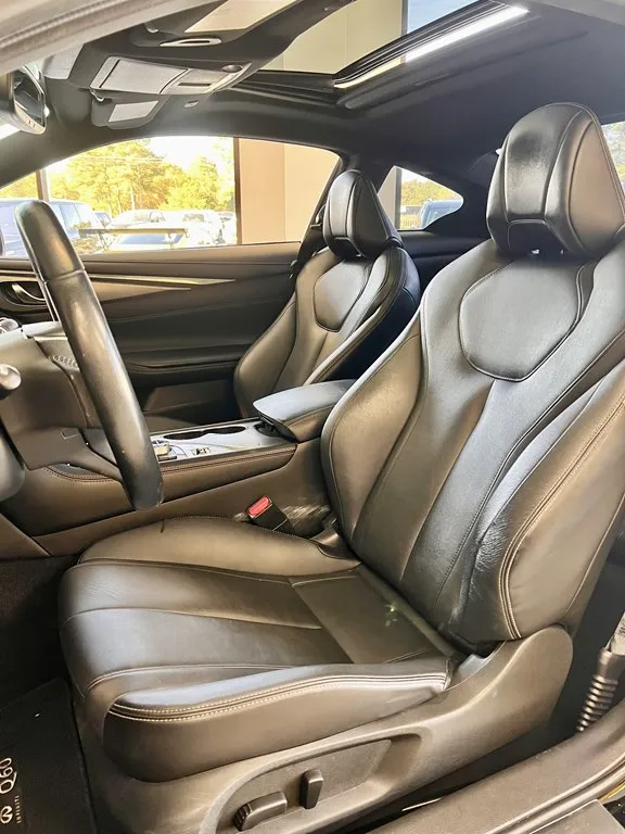 2017 INFINITI Q60 BASE