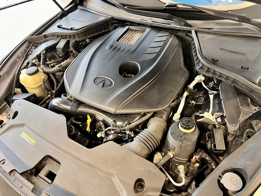2017 INFINITI Q60 BASE