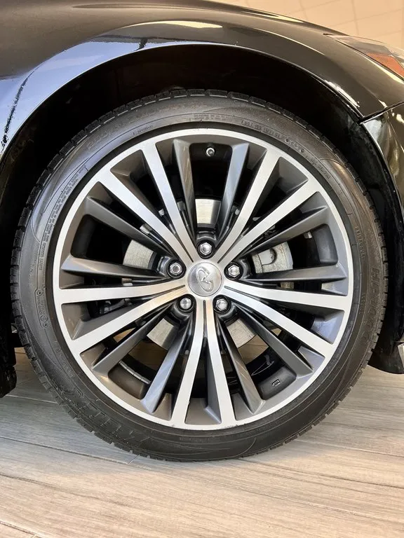 2017 INFINITI Q60 BASE