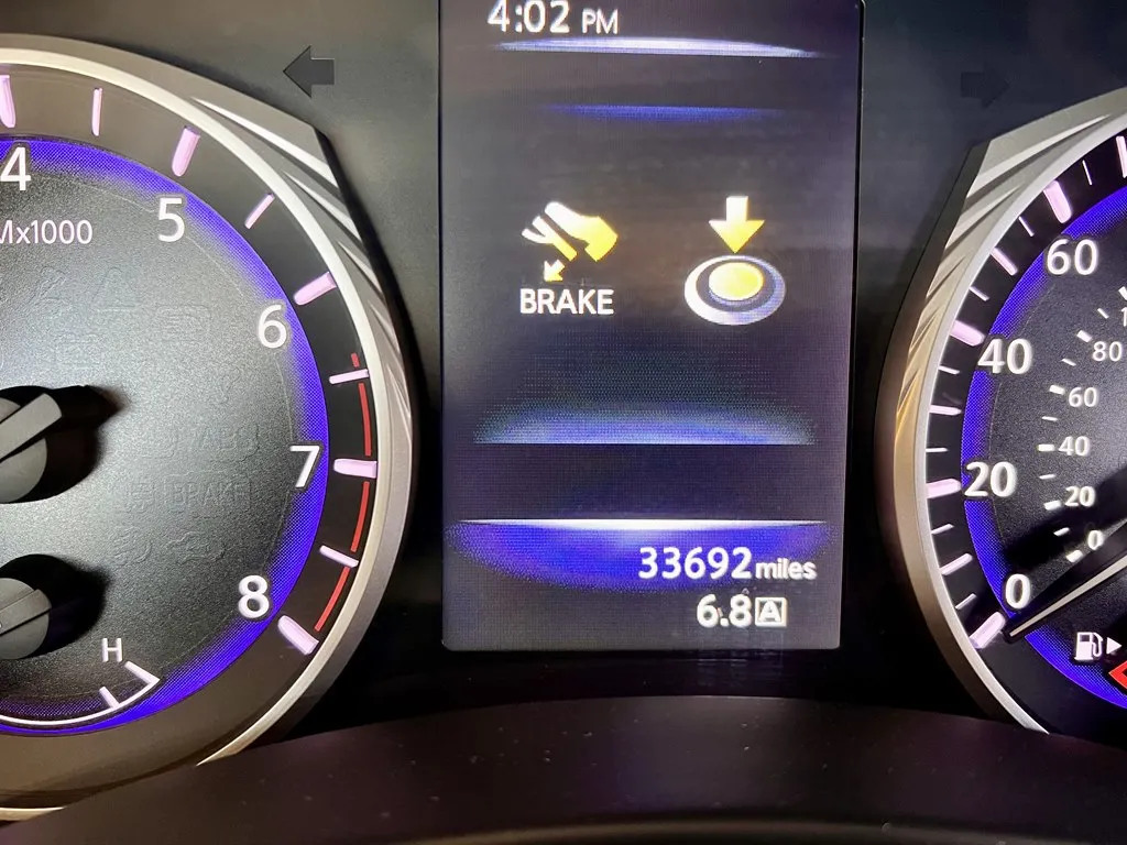 2017 INFINITI Q60 BASE