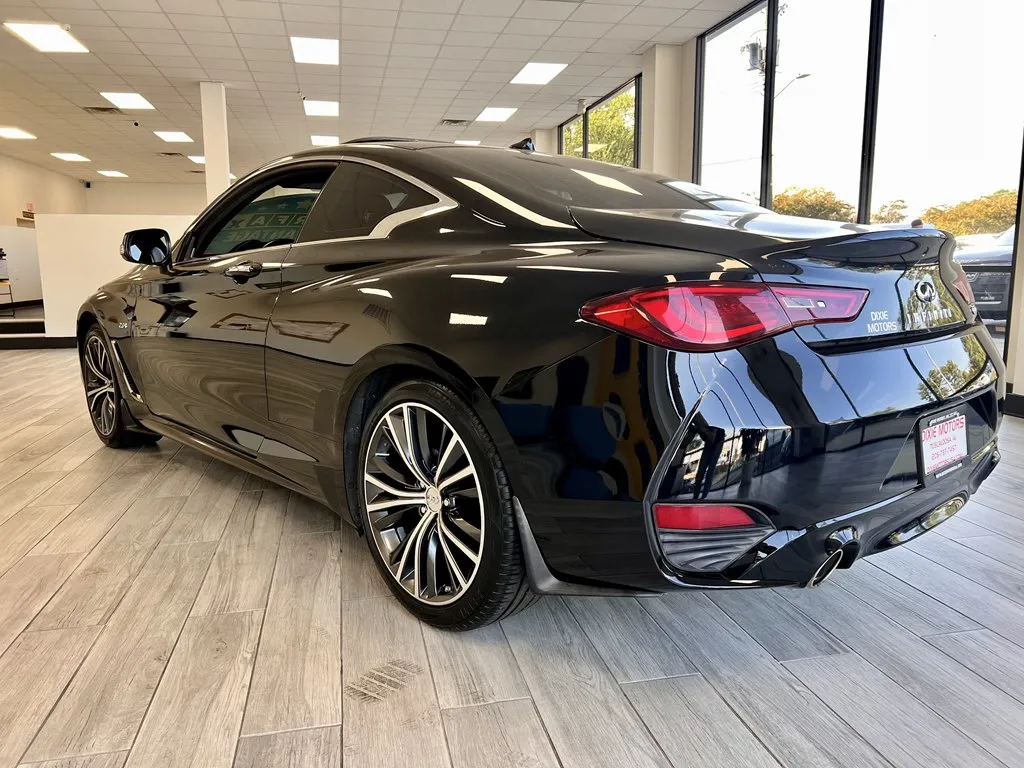 2017 INFINITI Q60 BASE